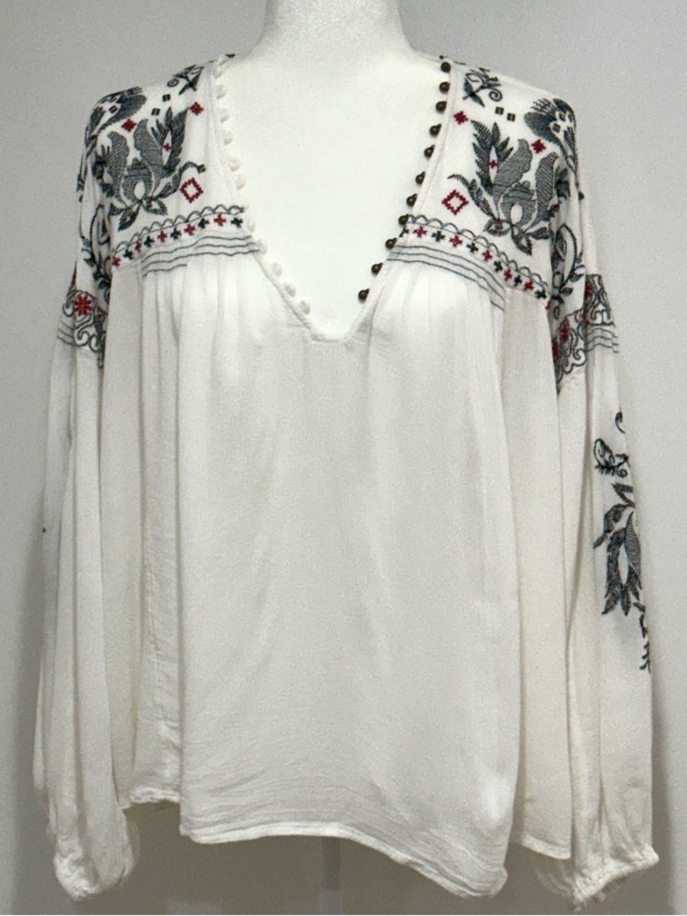 Free People White Embroidered Boho Tunic Top V-Neck Medium